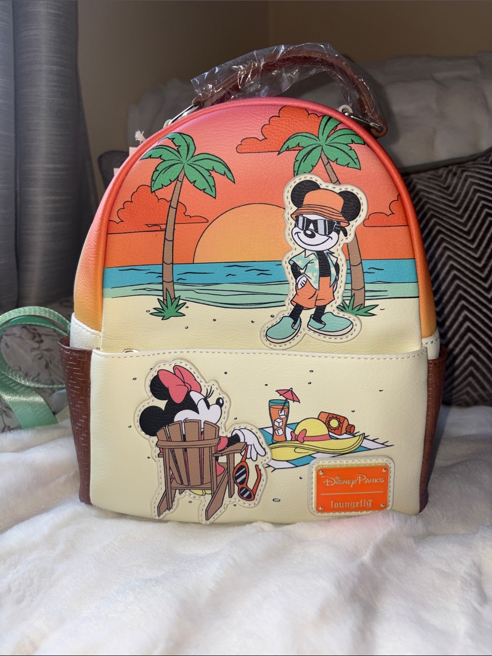 Loungefly Disney Minnie & Mickey Beach Sunset Mini Backpack. Glow in The Dark